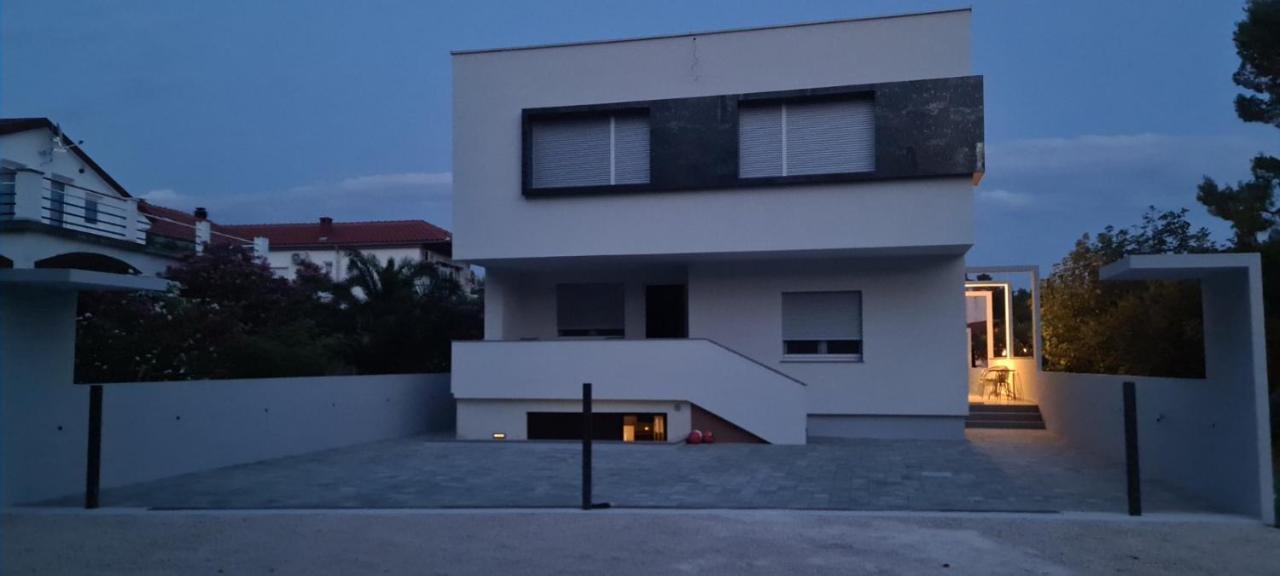 Apartments Lackovic Starigrad Paklenica Exterior foto